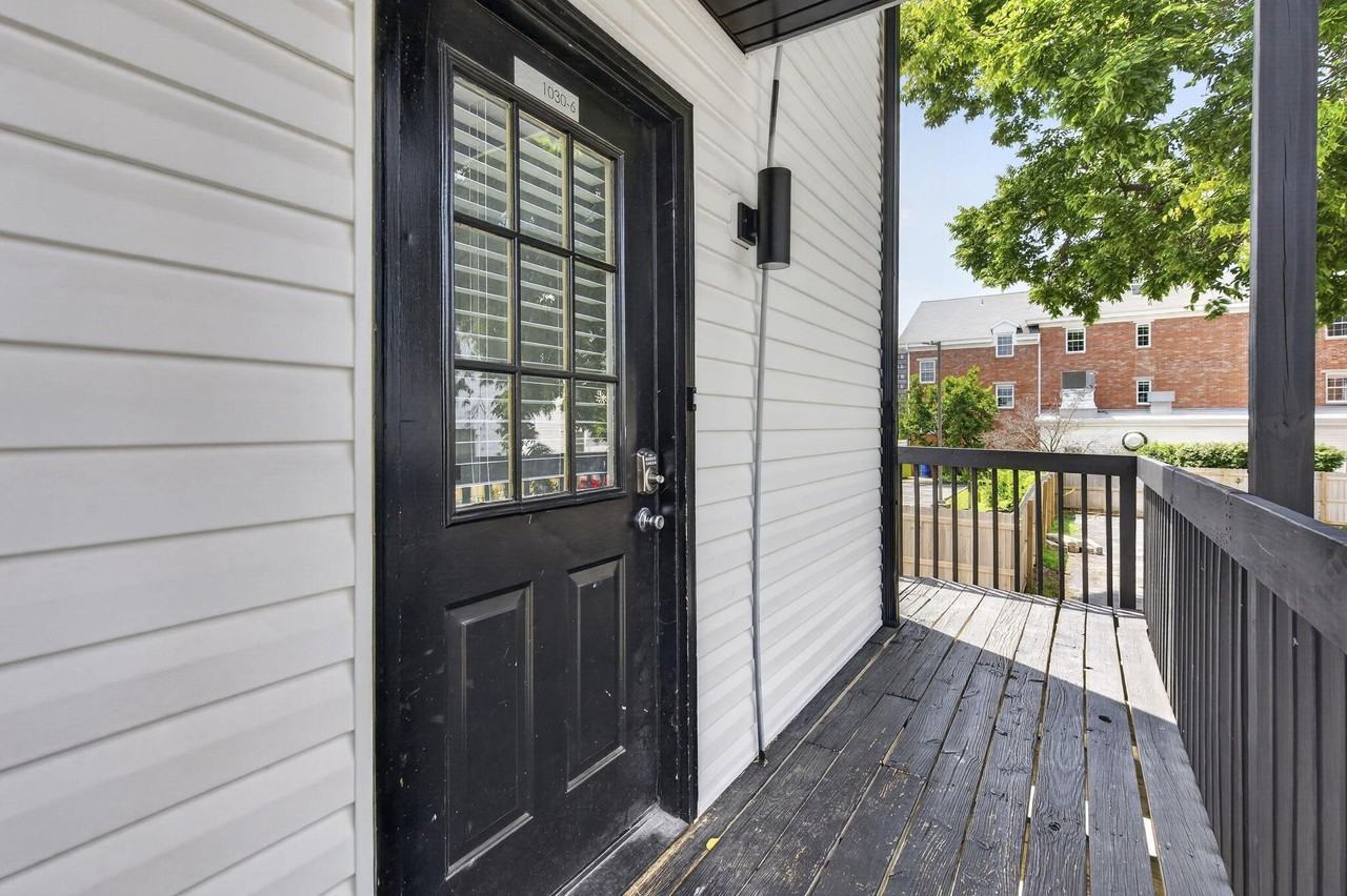 1030 E Elm St - Photo 3 of 26