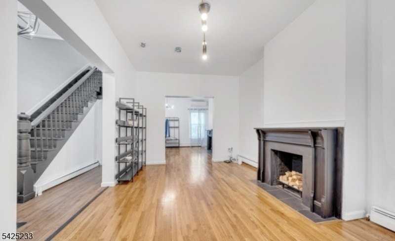 13 2nd Ave - Photo 4 of 26