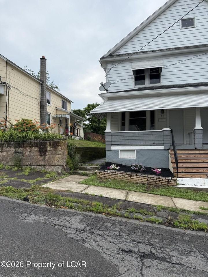 68 Coal St - Photo 2 of 14