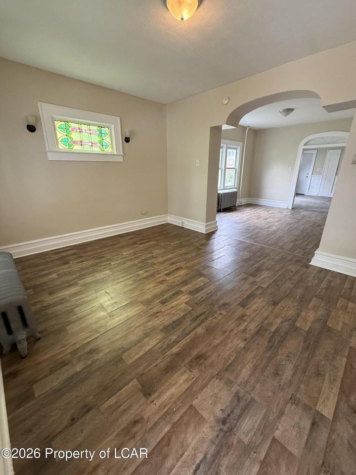 68 Coal St - Photo 3 of 14