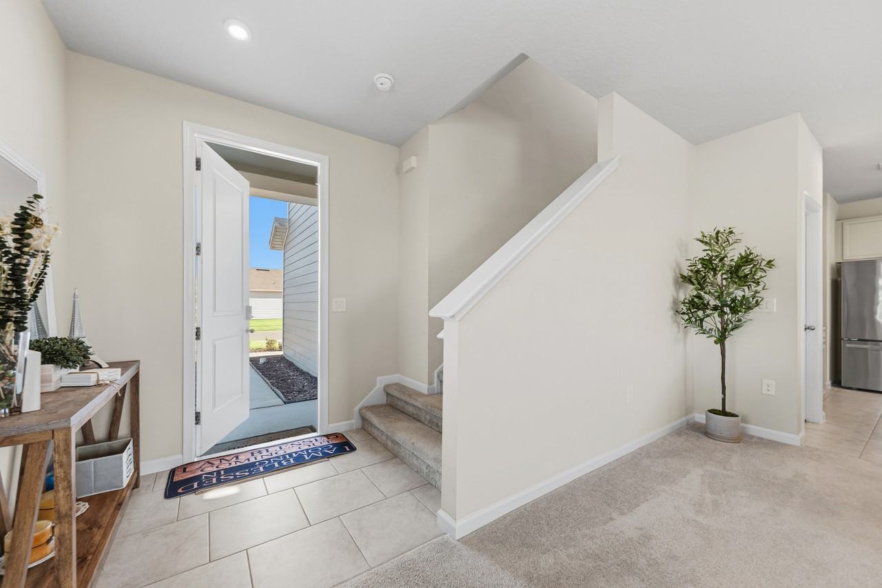 1052 Victoria Hills Ct #1 - Photo 4 of 26