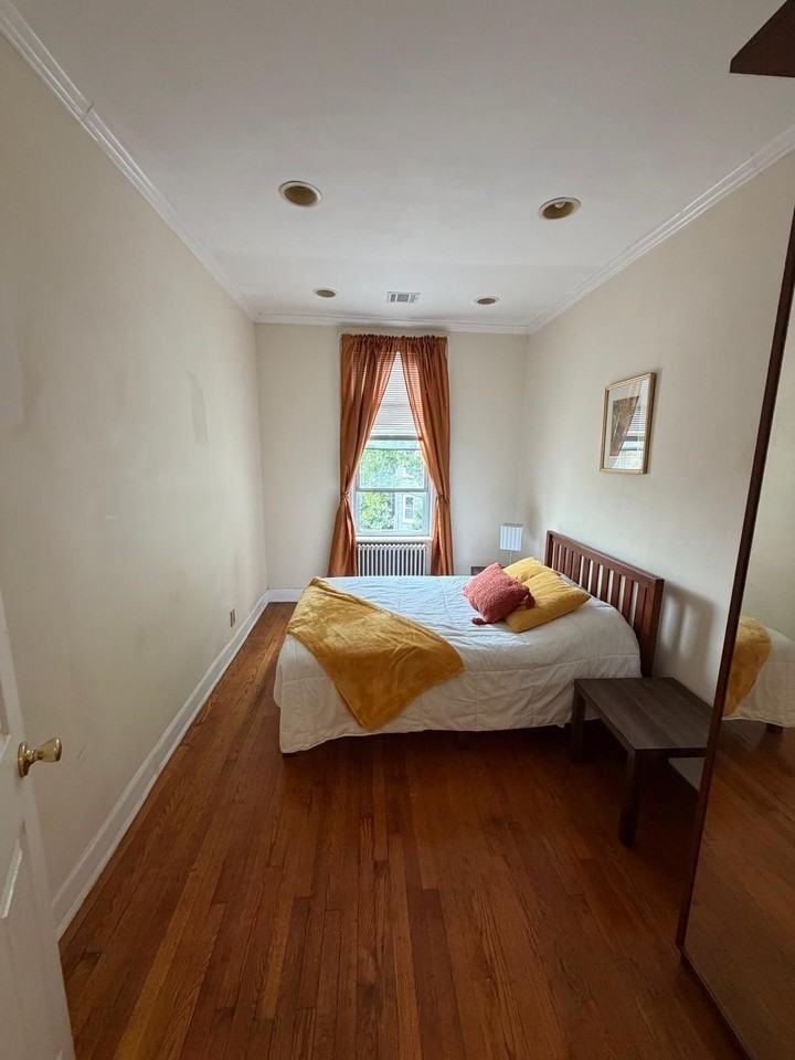 110 Hauxhurst Ave - Photo 5 of 10