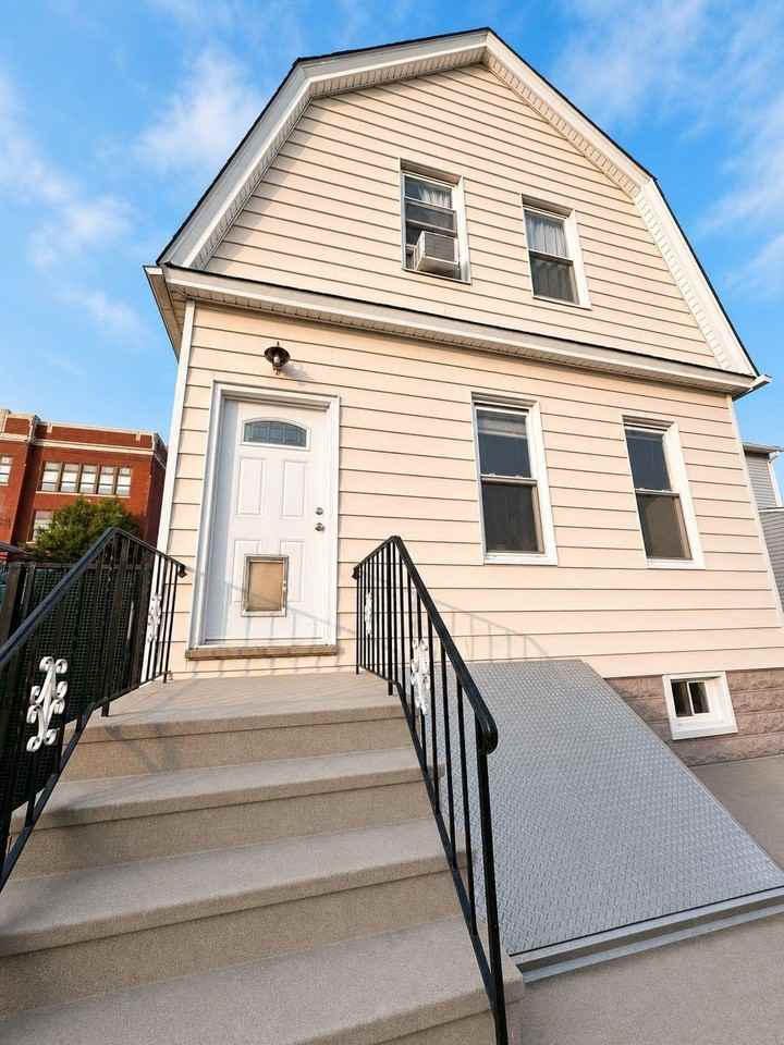 167 Gates Ave - Photo 2 of 21
