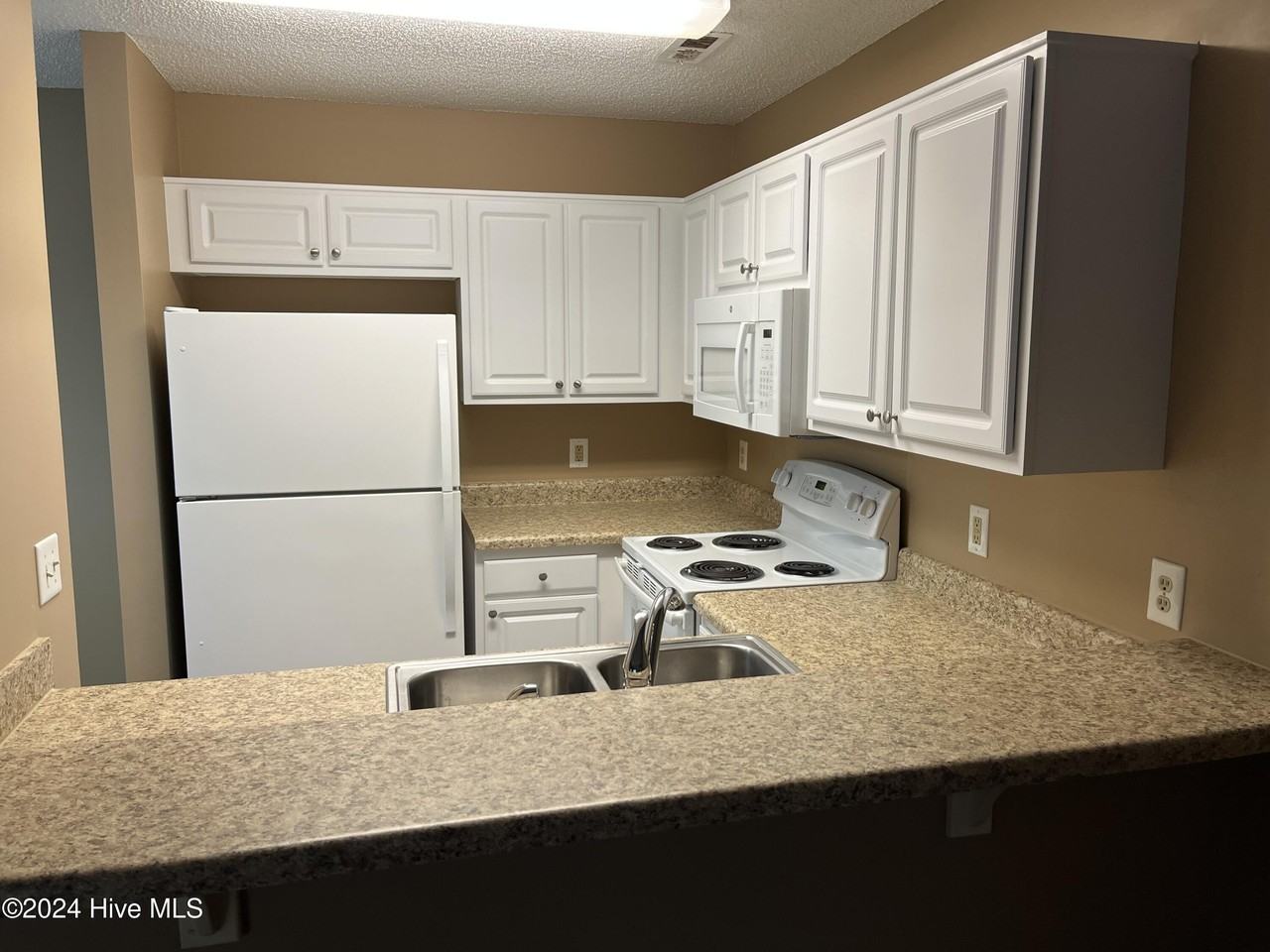 5146 Lampost Cir - Photo 5 of 22