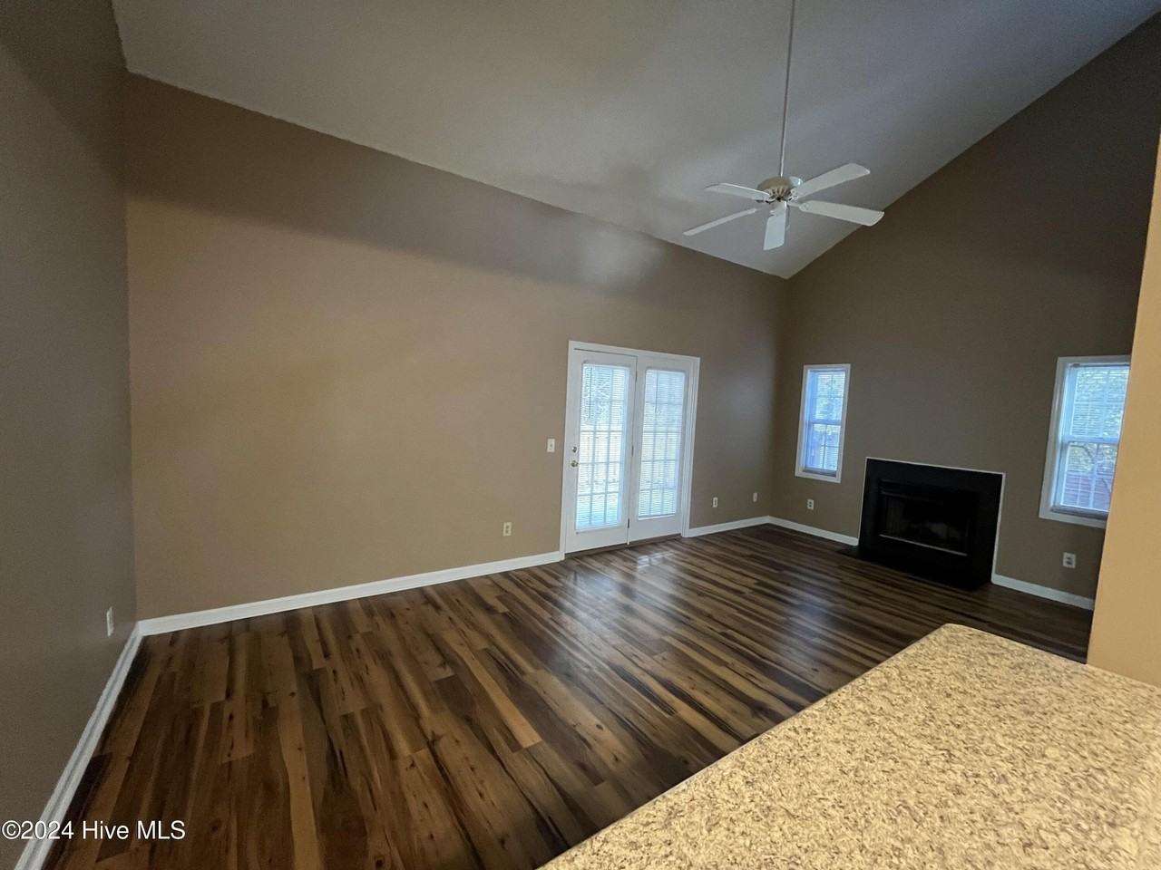 5146 Lampost Cir - Photo 7 of 22