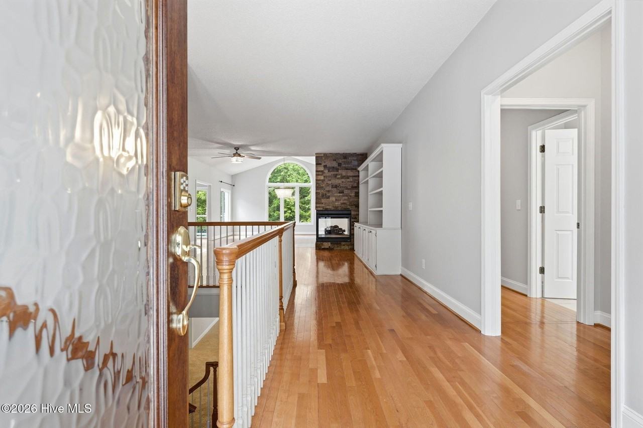 25 Kingswood Cir - Photo 4 of 50