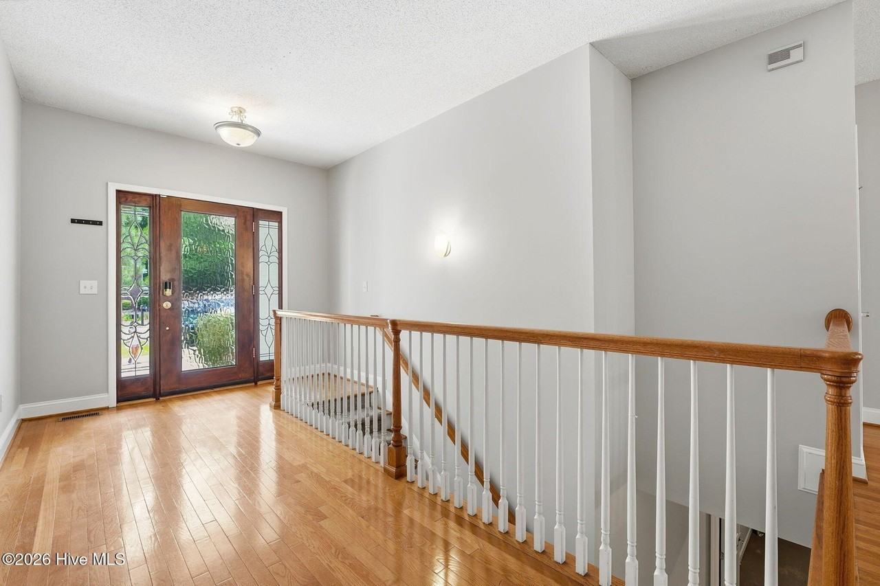 25 Kingswood Cir - Photo 6 of 50