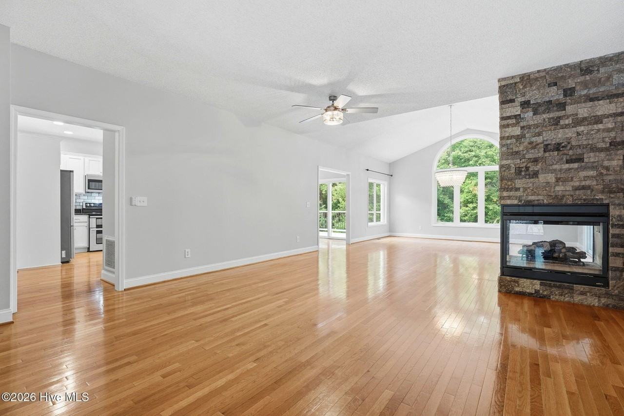 25 Kingswood Cir - Photo 7 of 50