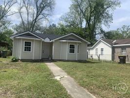 featured image of 1015 Bowden St