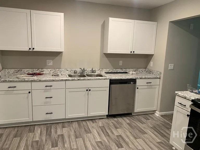 1015 Bowden St - Photo 2 of 16