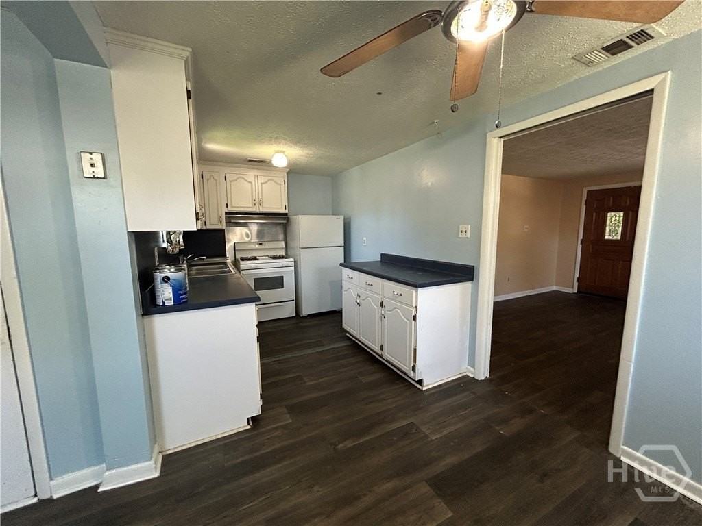1010 Carroll St - Photo 7 of 18
