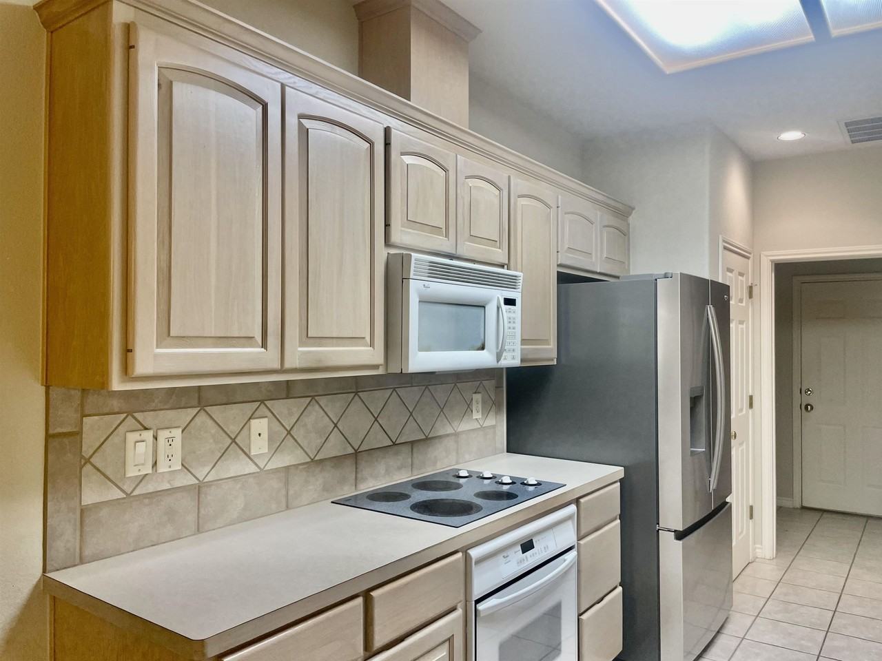328 Granite Row - Photo 4 of 22