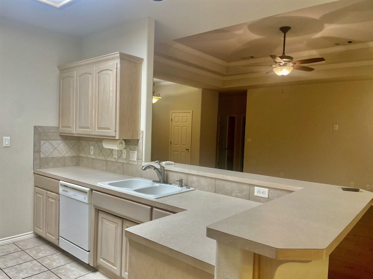 328 Granite Row - Photo 7 of 22