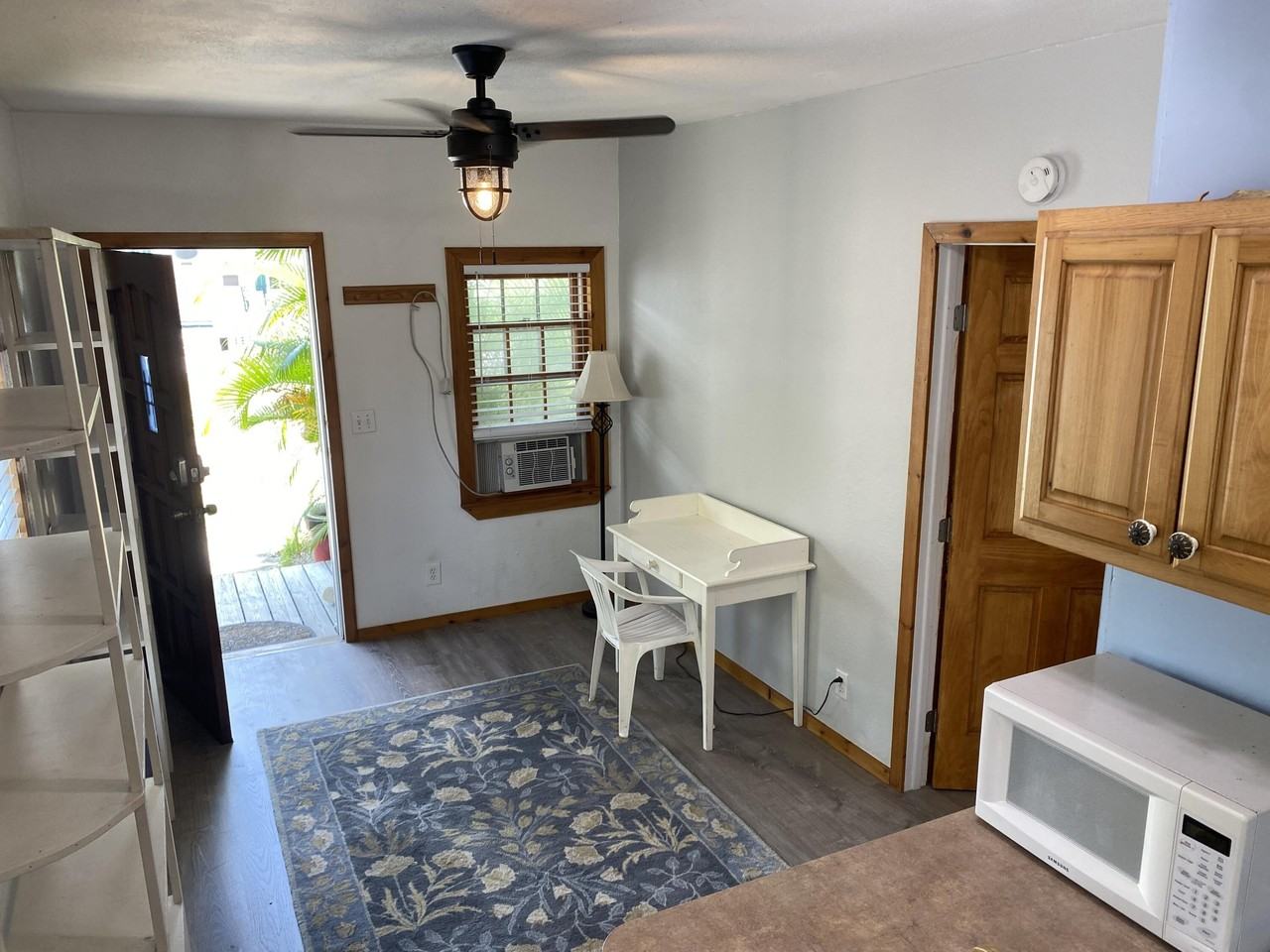 1120 Elgin Ln #B - Photo 4 of 11