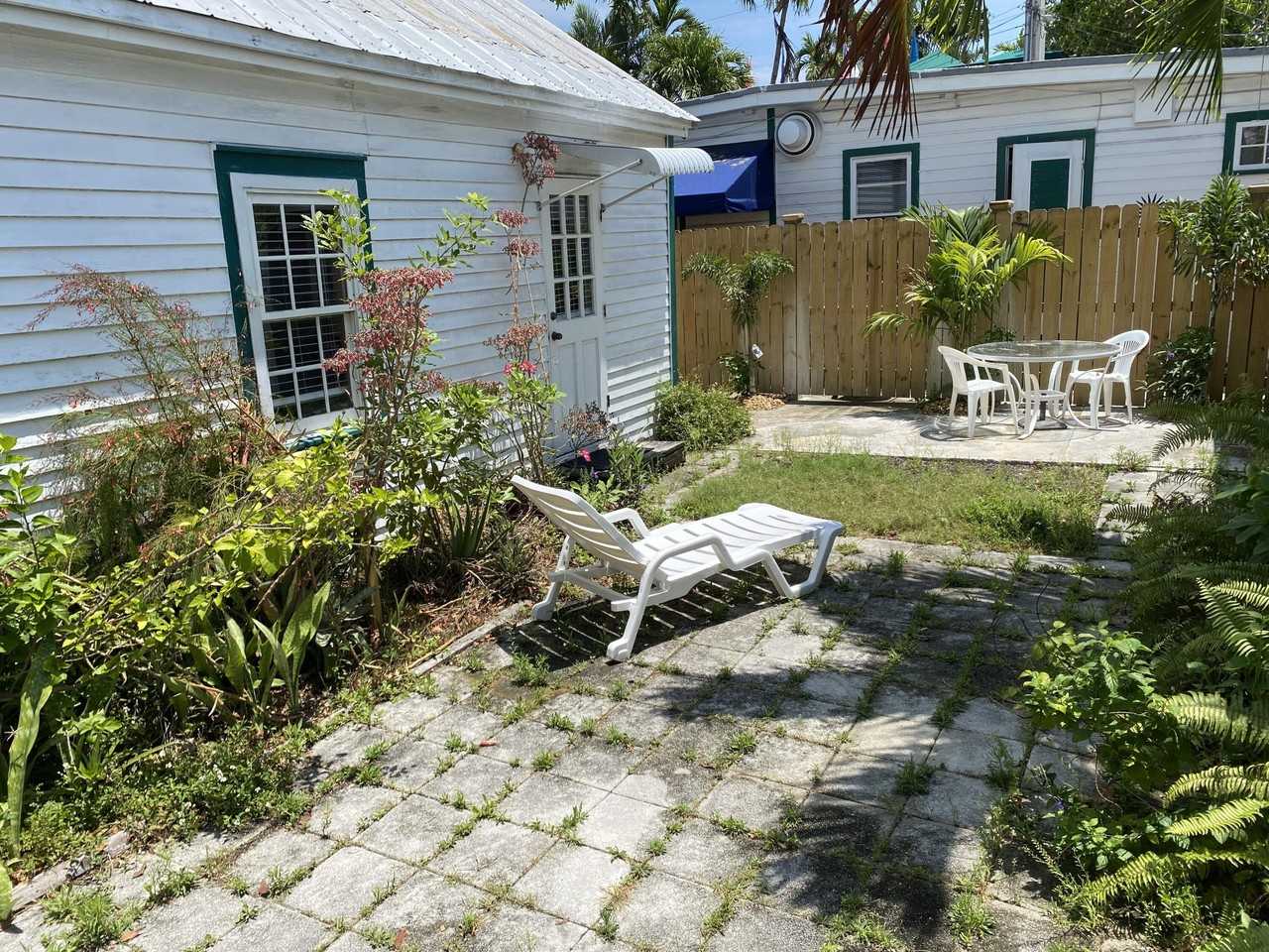 1120 Elgin Ln #B - Photo 5 of 11