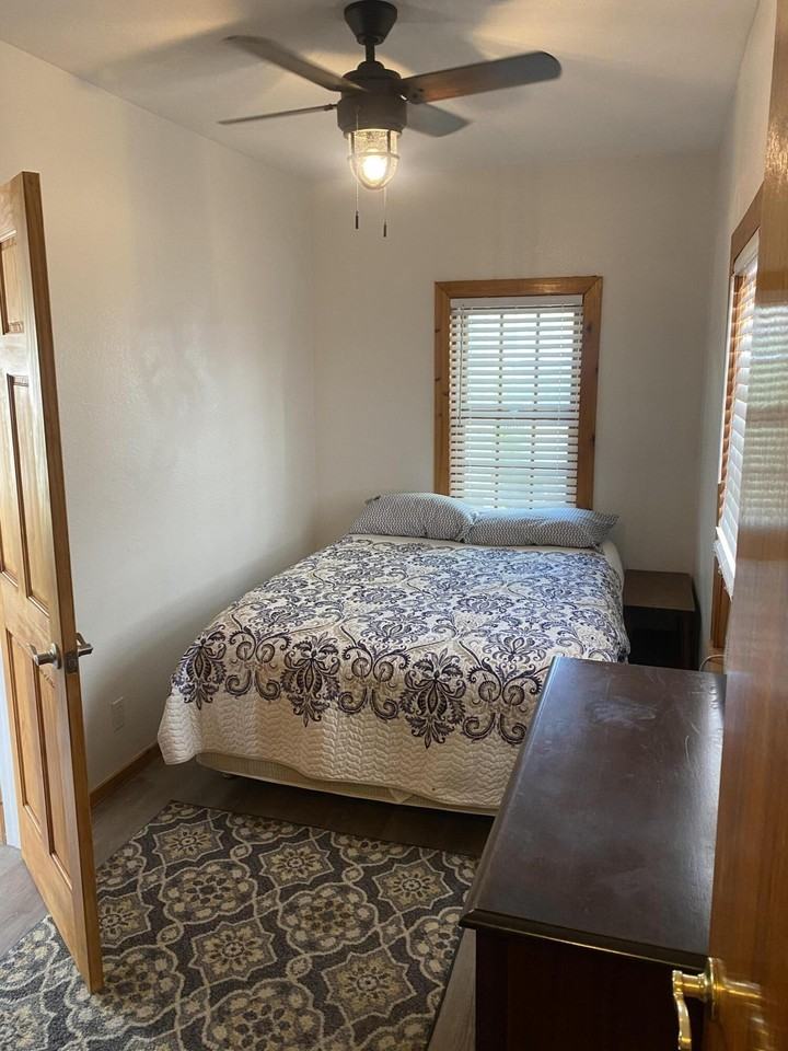 1120 Elgin Ln #B - Photo 6 of 11