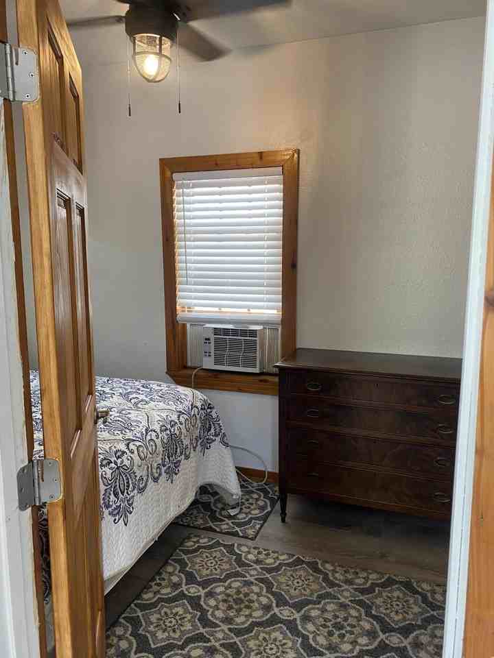 1120 Elgin Ln #B - Photo 7 of 11