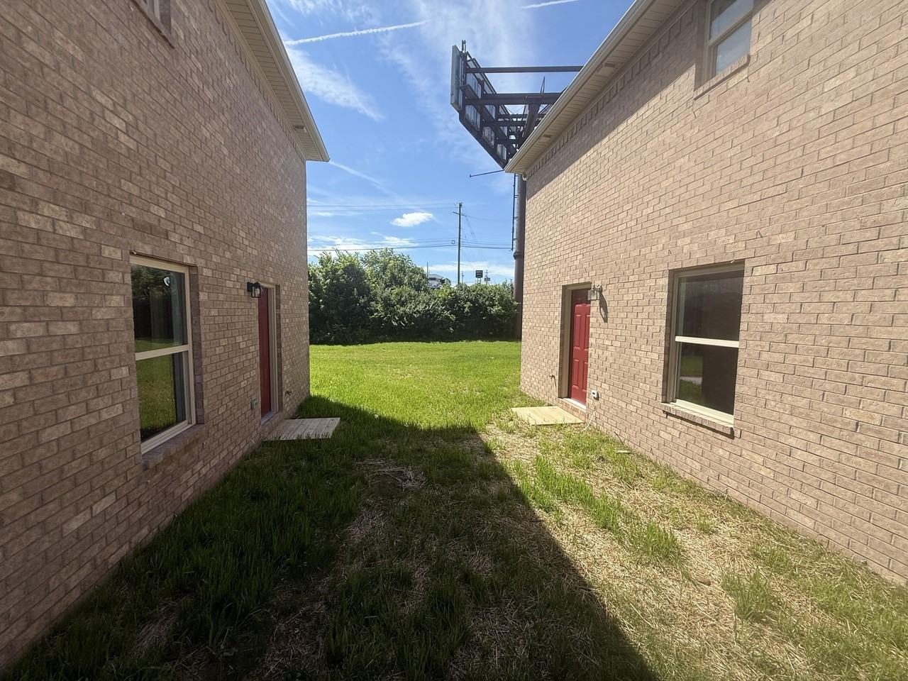 99 River Dr - Photo 4 of 39