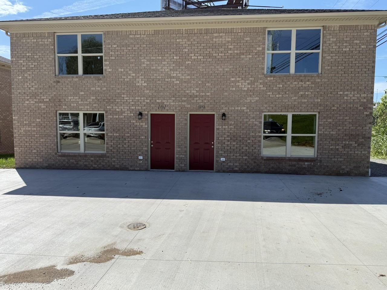 105 Valley St #105 - Photo 2 of 44