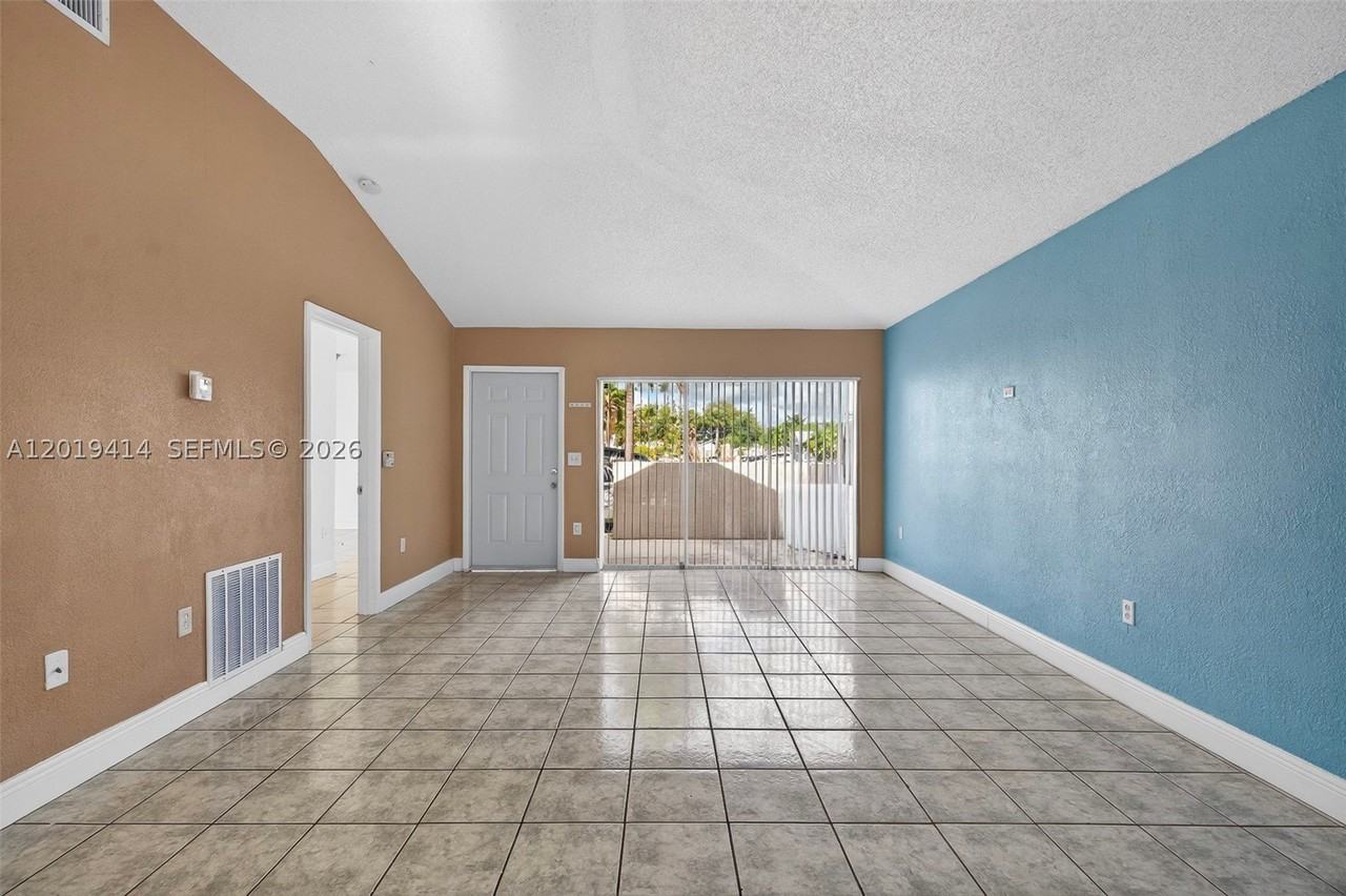 20841 Sw 103rd Ct - Photo 2 of 32