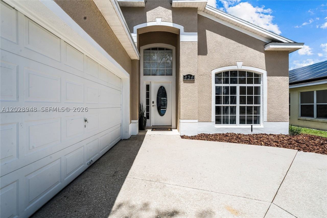 434 Castlemain Cir - Photo 4 of 47