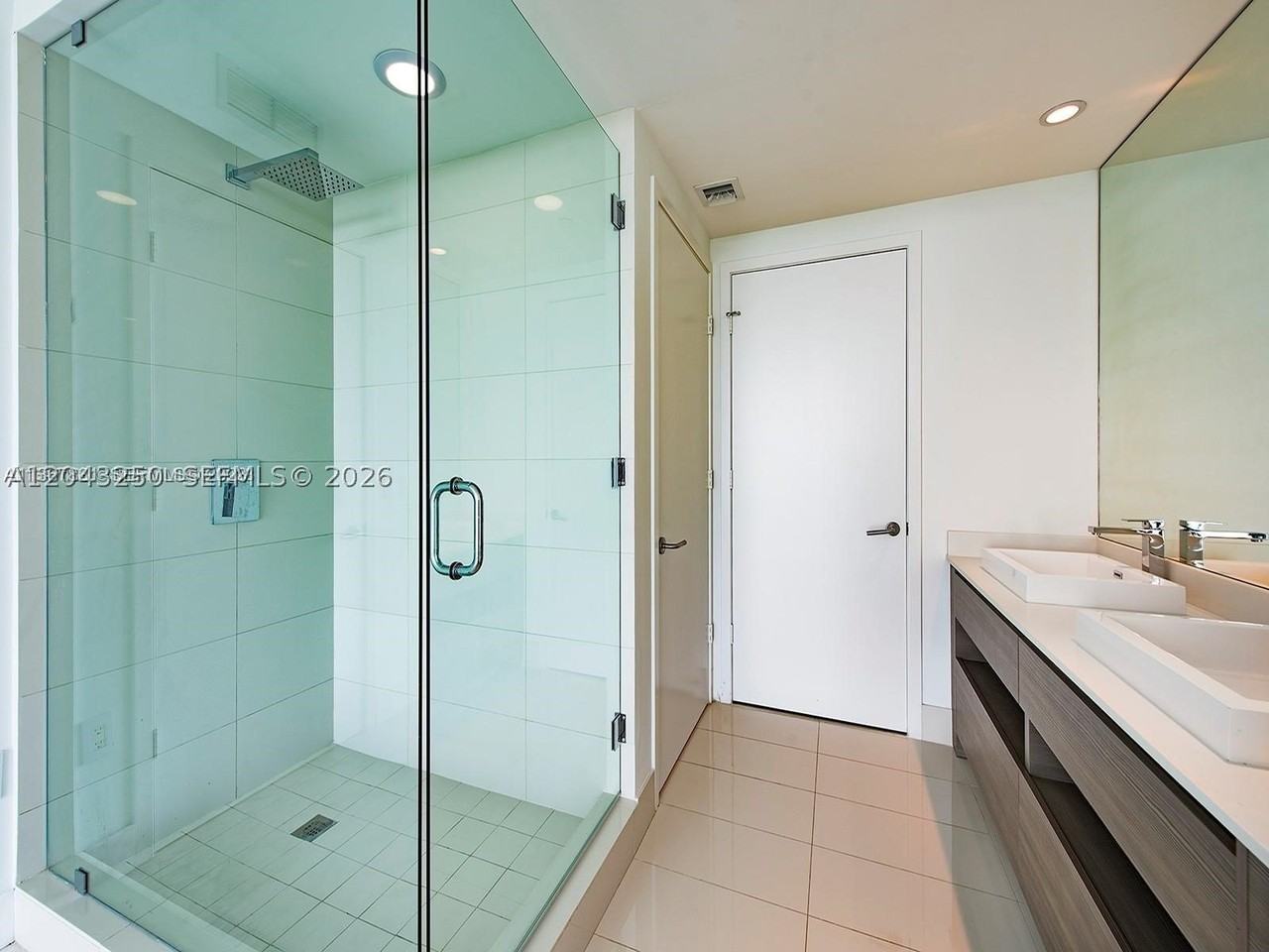 460 Ne 28th St #3608 - Photo 5 of 25