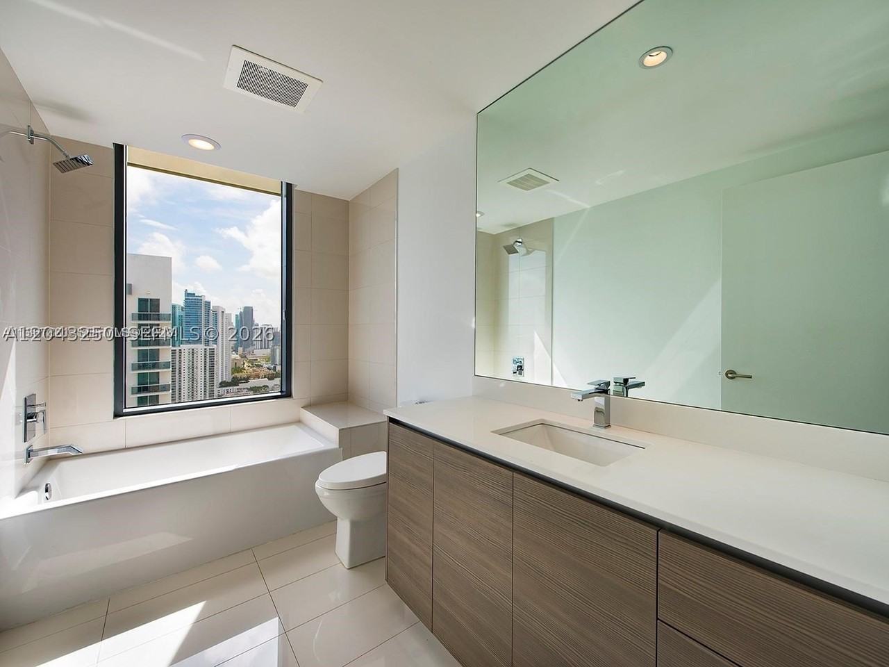 460 Ne 28th St #3608 - Photo 7 of 25
