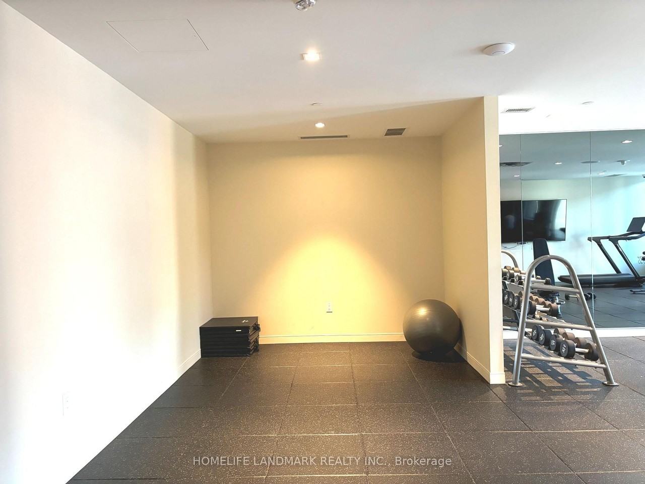 219 Dundas Street East - Photo 18