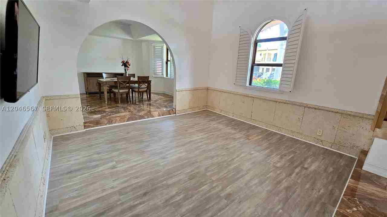 741 Tyler St #0 - Photo 4 of 45