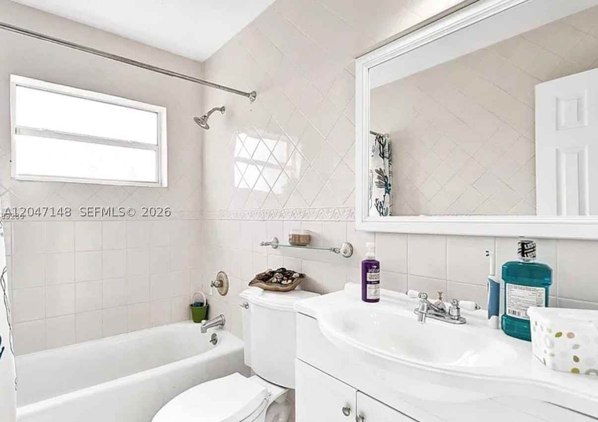 19125 Nw 22nd Ave - Photo 5 of 8