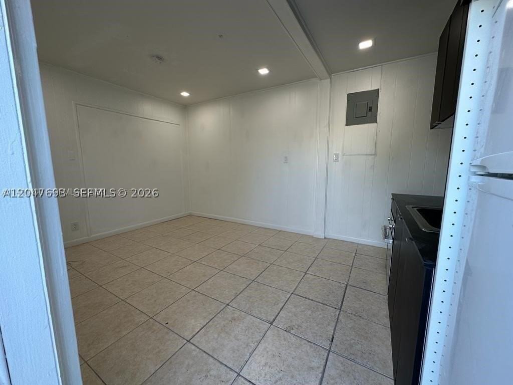301 9th St #1 - Photo 5 of 9