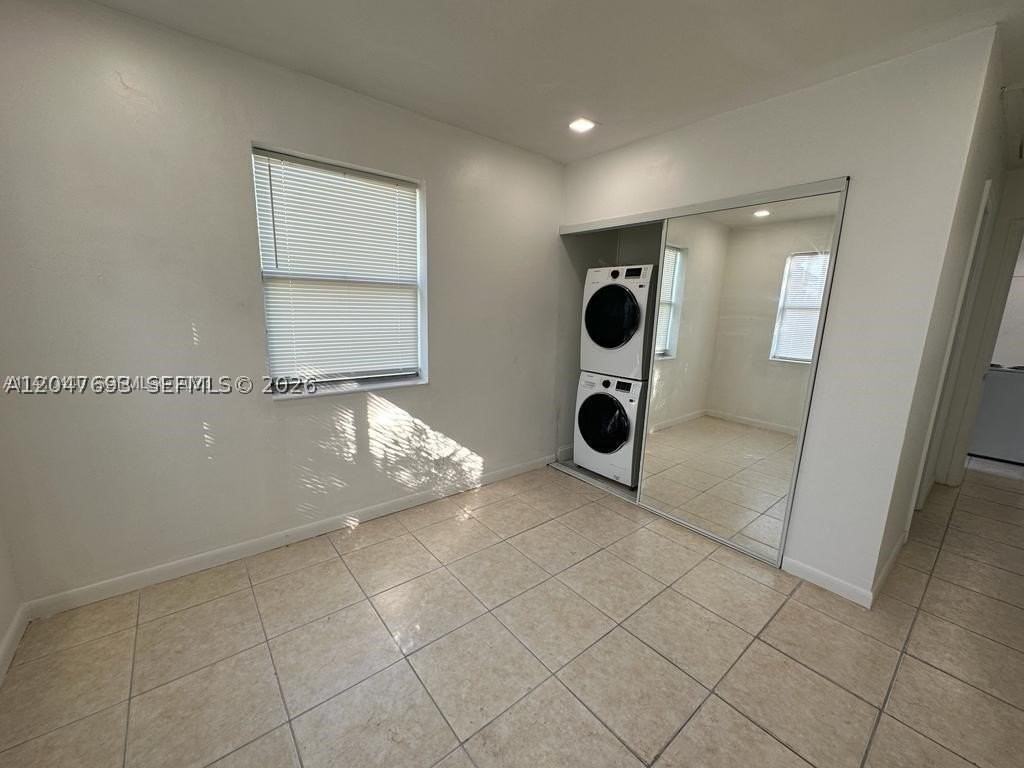 301 9th St #1 - Photo 6 of 9