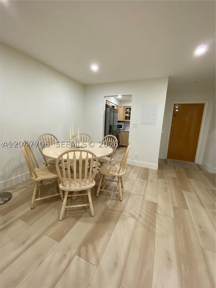1200 Tallwood Ave #302 - Photo 5 of 19