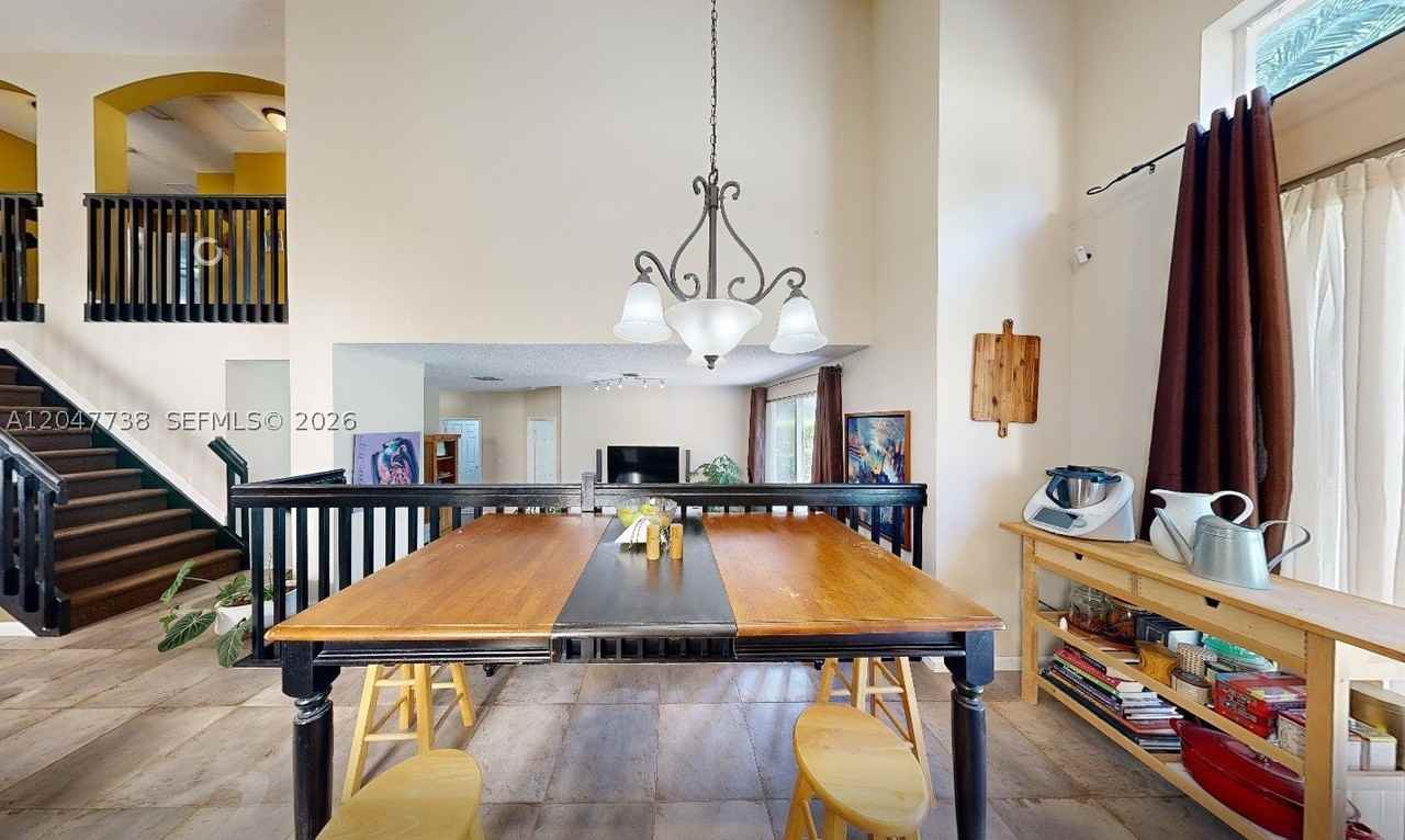 9640 Wyeth Ct - Photo 6 of 46