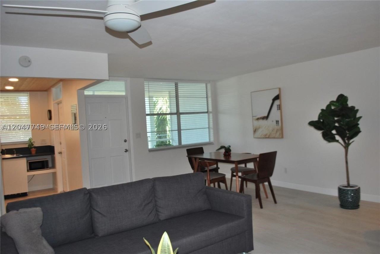 109 Paradise Harbour Blvd #406 - Photo 2 of 12