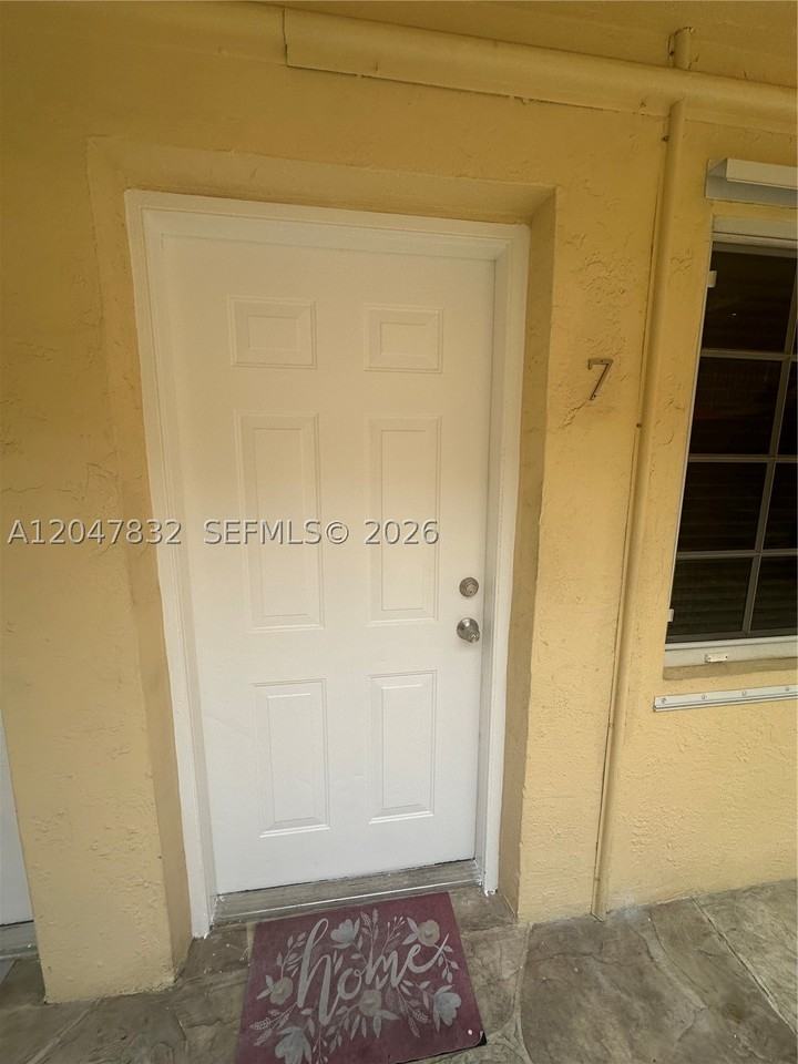1208 Salzedo St #7 - Photo 7 of 7