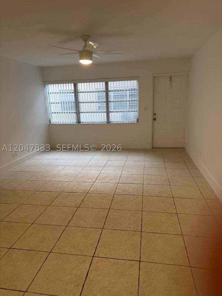10116 Twin Lakes Dr #11C - Photo 4 of 18