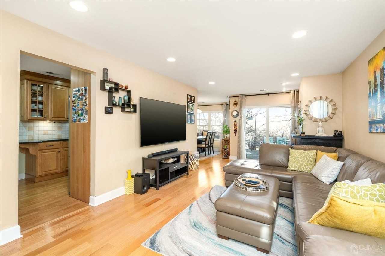 31-D Chicopee Dr - Photo 3 of 29