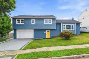 featured image of 264 E George Pl