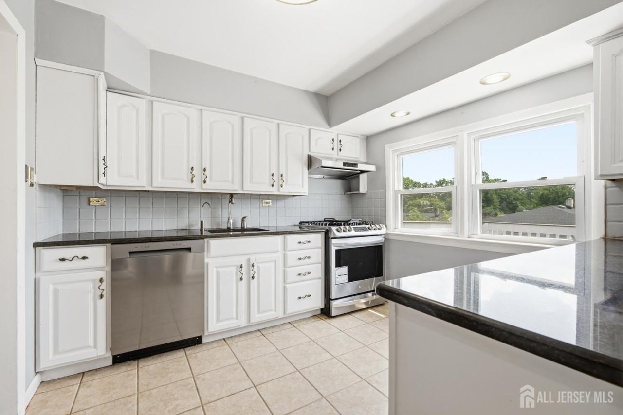 264 E George Pl - Photo 6 of 28