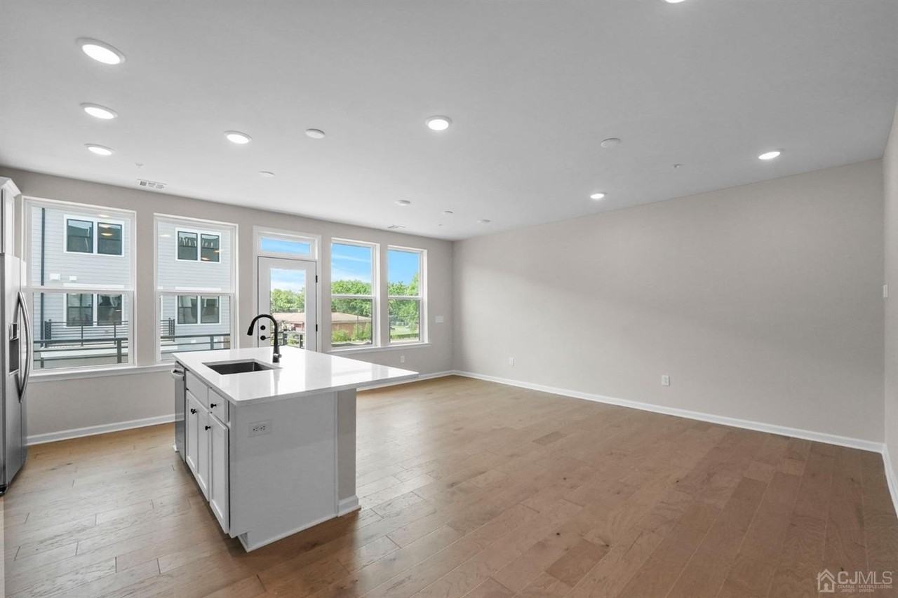 206 Lyla Lane - Photo 3 of 18