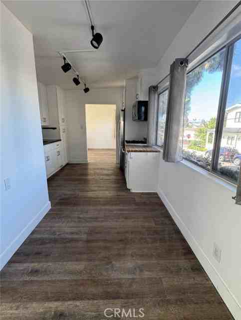 919 N Herrin St - Photo 4 of 5
