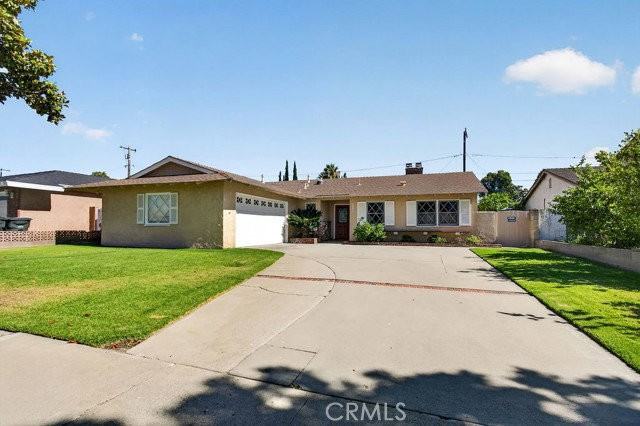 2310 E Monroe Ave - Photo 2 of 8