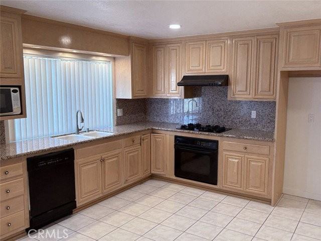 3922 Ash St - Photo 4 of 8