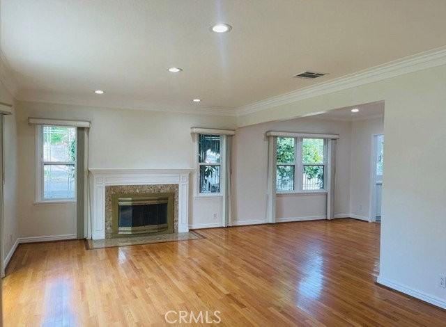 1422 Spazier Ave - Photo 2 of 8