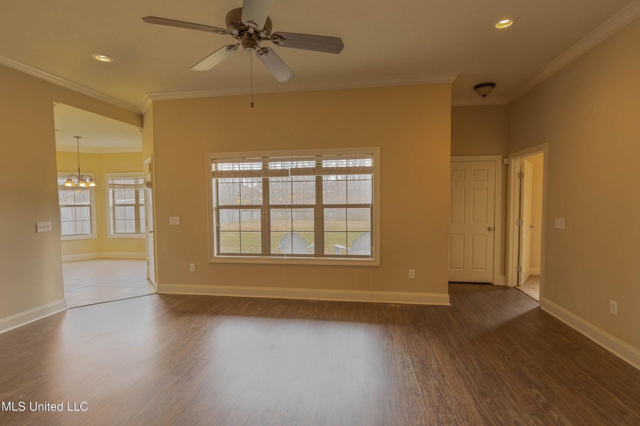 125 Mason Way - Photo 6 of 43