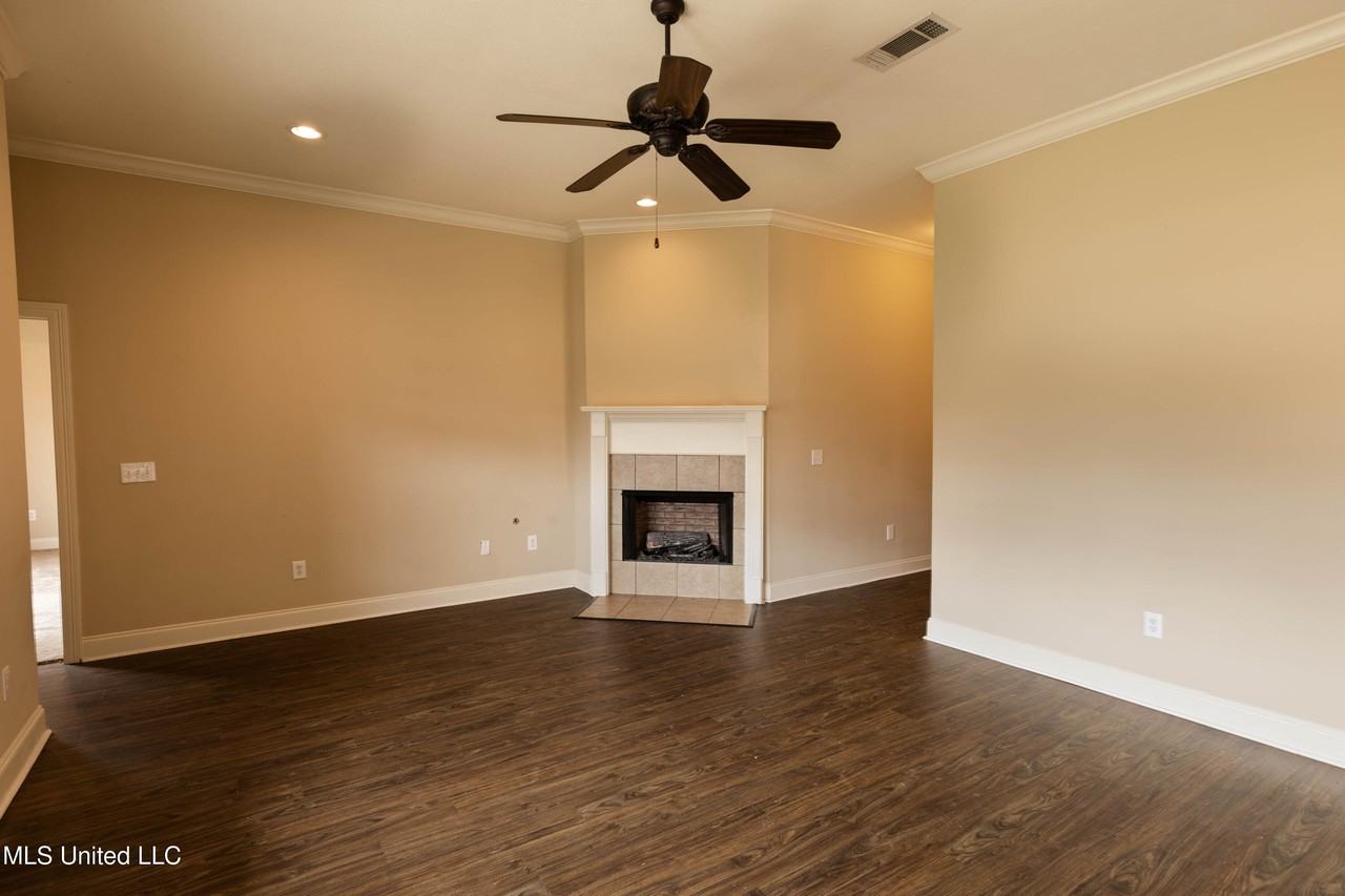 125 Mason Way - Photo 7 of 43
