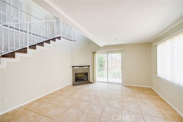 1011 Thompson Ave #C - Photo 3 of 8