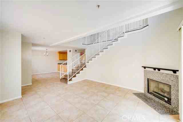 1011 Thompson Ave #C - Photo 5 of 8