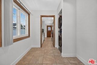 1811 N Avon St - Photo 3 of 8